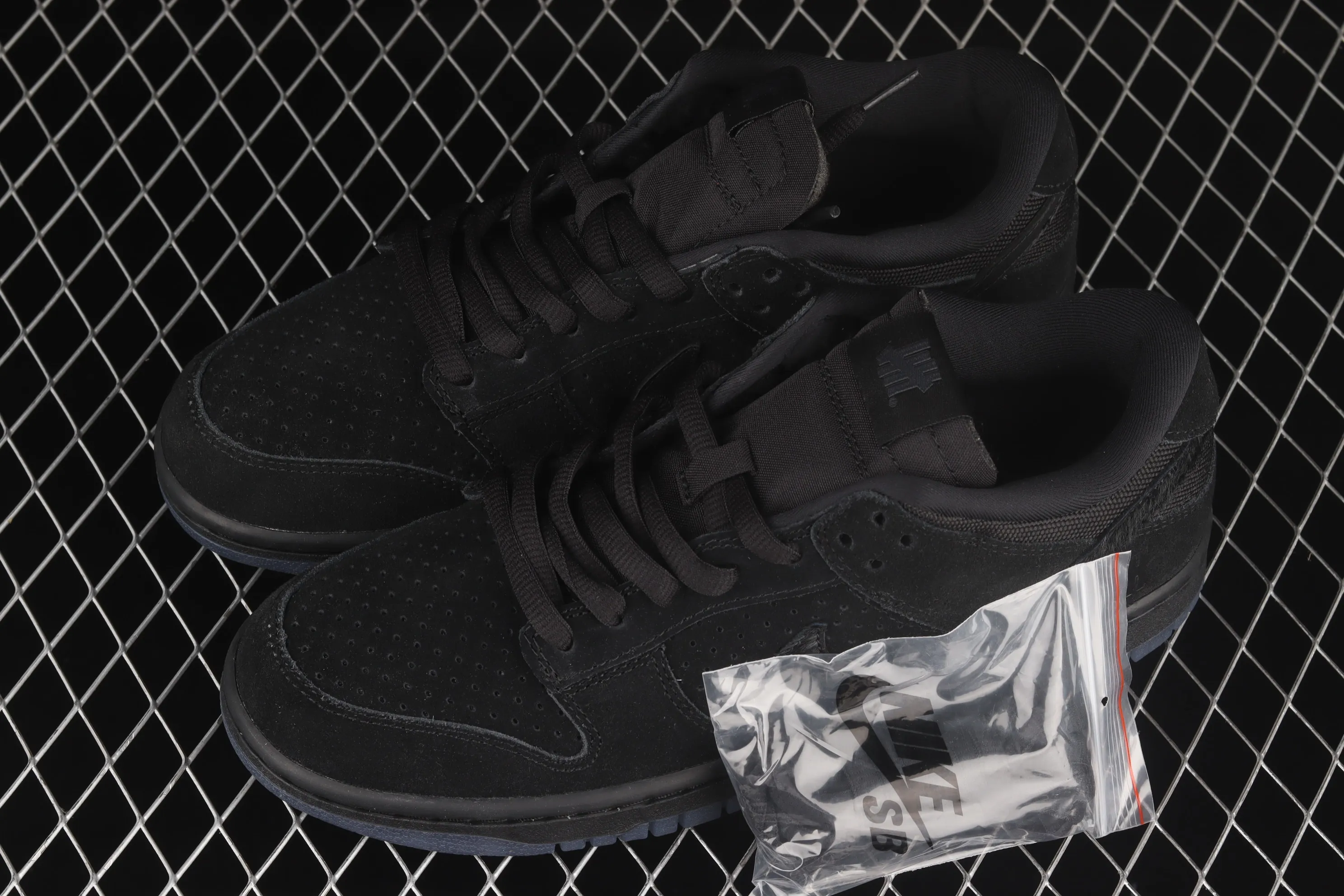 All Categories Nk SB Dunk Series Nk SB Dunk Low Low-top sneakers Pure original version UNDFEATED x Nk Dunk Low Black Soul color dunk series low-top casual sports skateboard shoes DO9329-001